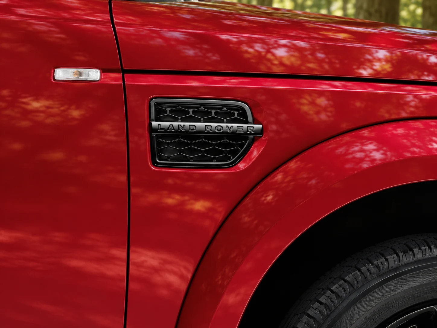 Gloss-black wing vent treatment