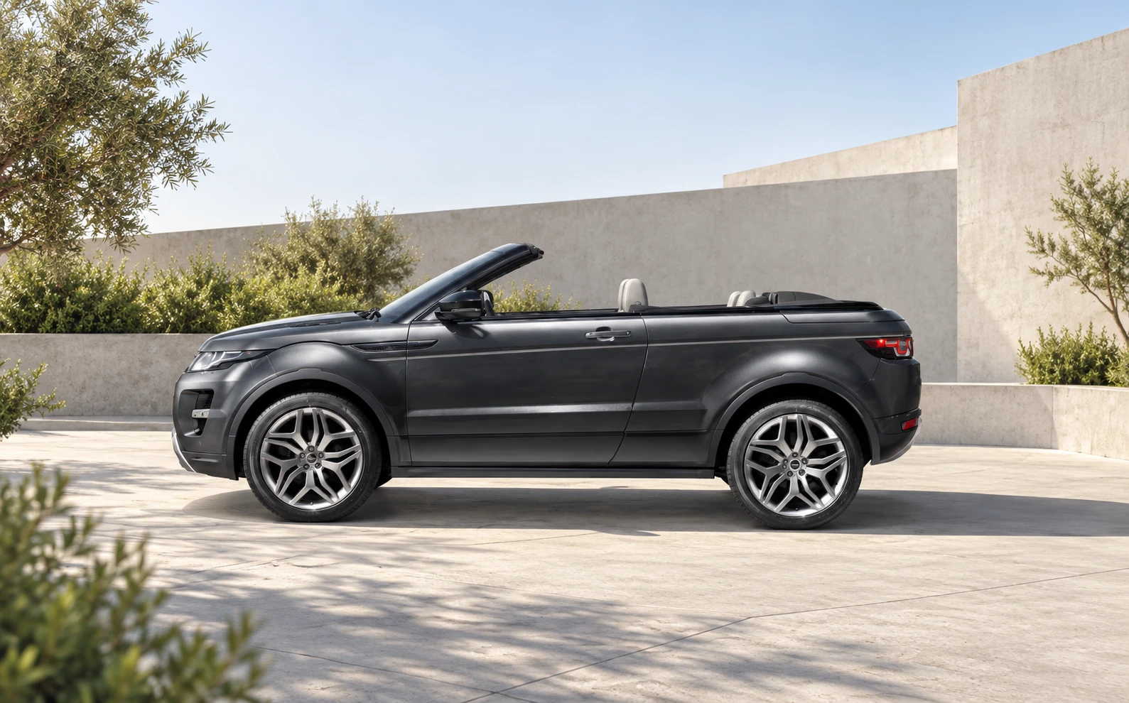 Evoque Convertible Concept iš šono